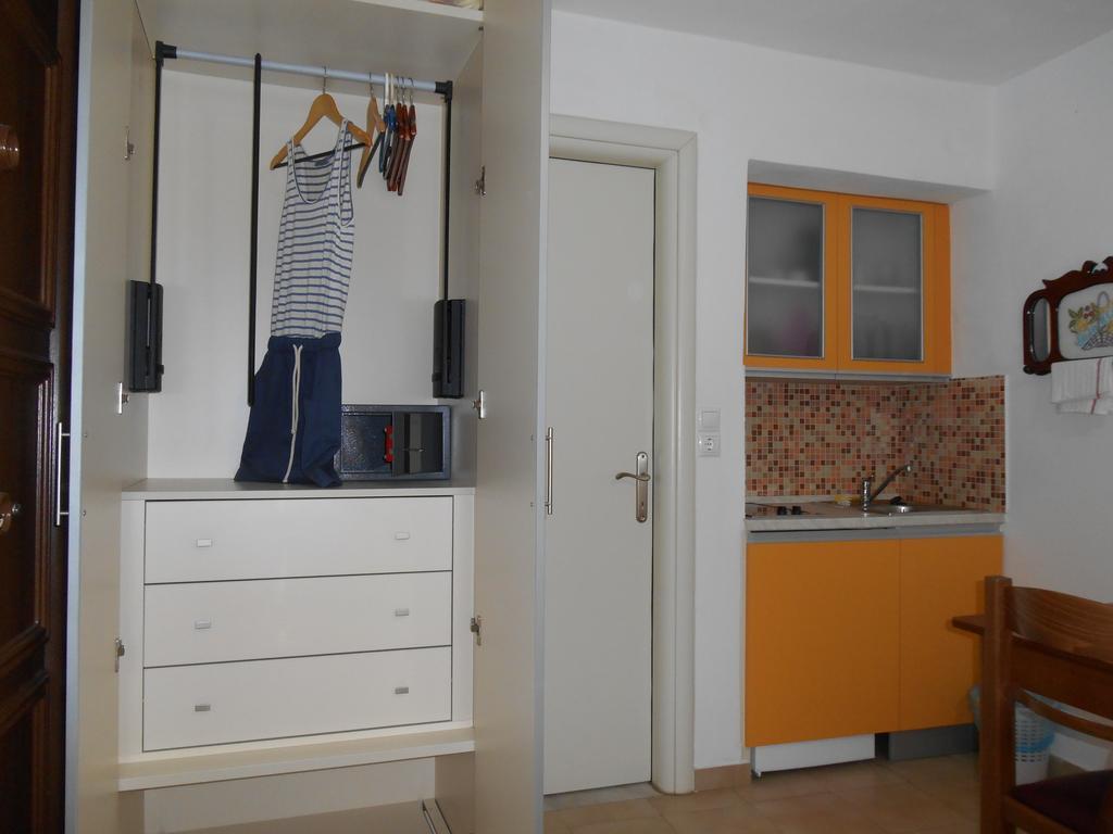 Studios Gabriel Agia Anna  Room photo