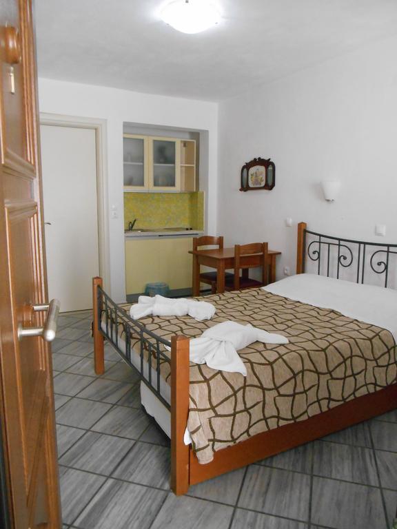 Studios Gabriel Agia Anna  Room photo