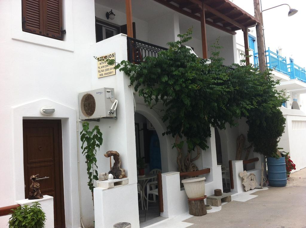 Studios Gabriel Agia Anna  Exterior photo